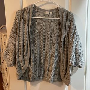Gray short sleeve sweater